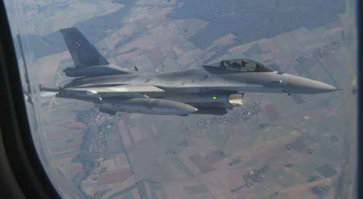 Biden backs advanced fighter jets, pilot training for Ukraine
