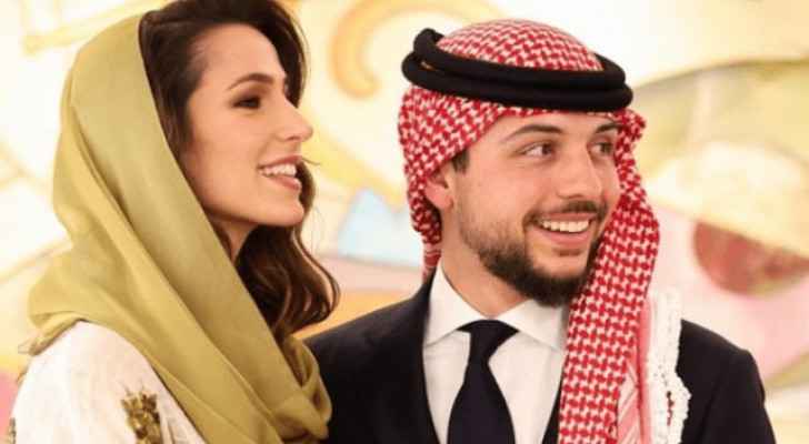 Queen Rania shares snippets from Henna preparations