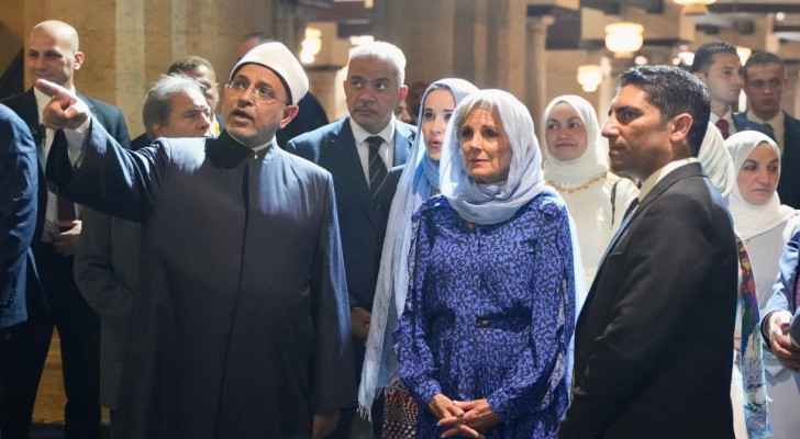 US First Lady visits Egypt's Al-Azhar mosque, pyramids