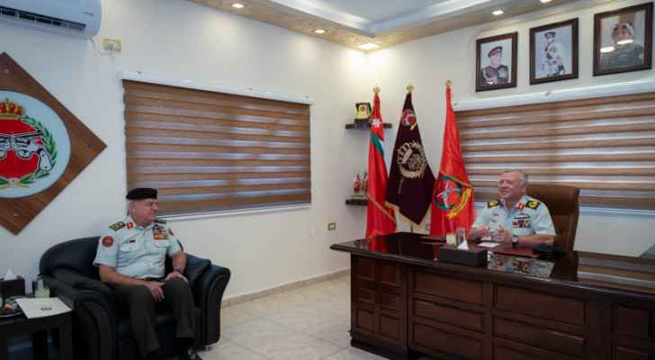 King visits Royal Military Police Command