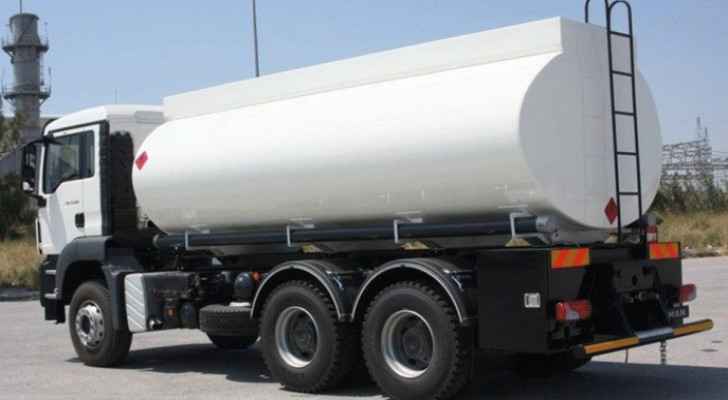 Tanker overturns on Irbid-Amman highway