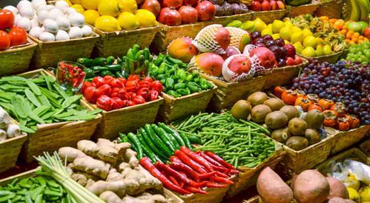 Fruits, vegetable prices in central market Monday