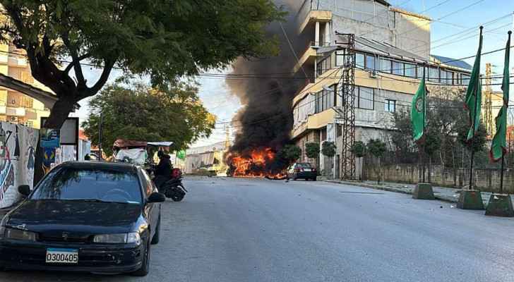 “Israeli” airstrike targets car in south Lebanon in suspected assassination