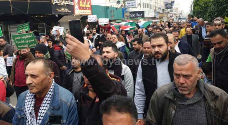 PHOTOS - Jordanians march for 20th consecutive week in support of Gaza