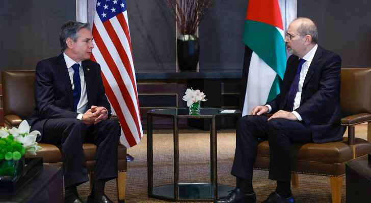 Jordanian Foreign Ministry Ayman Safadi (right) meets US Secretary of State Antony Blinken in Amman, Jordan (January 7, 2024) (Photo: AP)