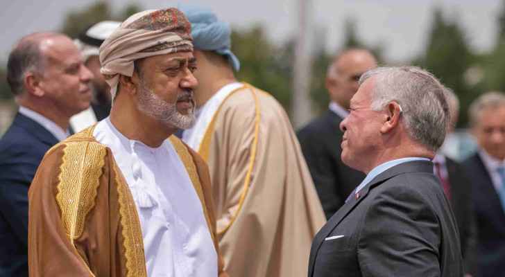 King bids farewell to Oman Sultan at end of state visit