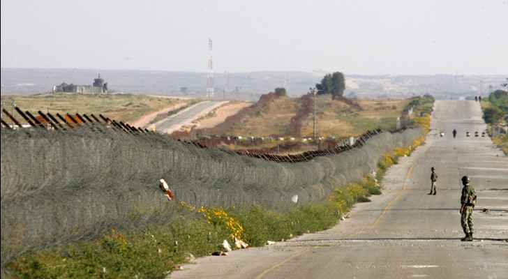 Egyptian soldiers patrol on a road parallel to the Philadelphi Corridor. (March 19, 2007) (Photo: Cris Bouroncle/AFP)